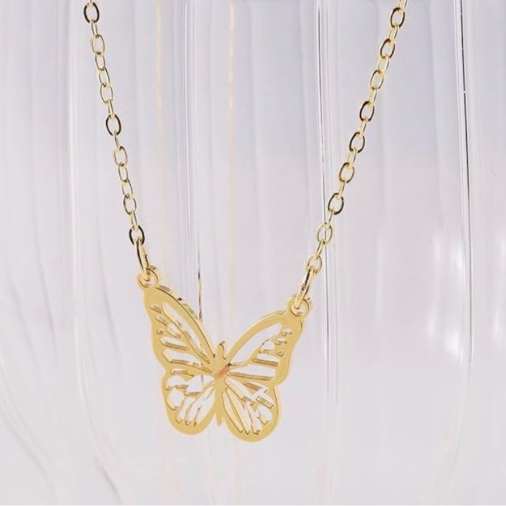 NEW 14K Gold Plated Elegant Gold
Butterfly Necklace - Picture 3 of 5